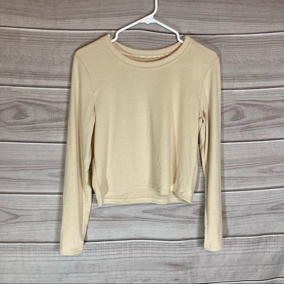Aerie Offline Ribbed Long Sleeve Cropped T-shirt in Sandalwood - Picture 2 of 10